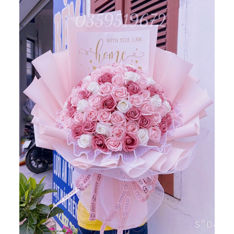 Bó hoa hồng mix 99 bông tặng kèm đèn nháy và thiệp