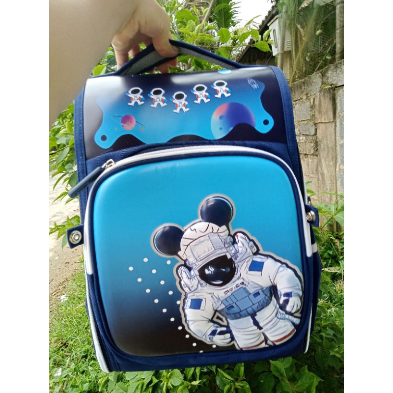 Cặp học sinh cấp 1