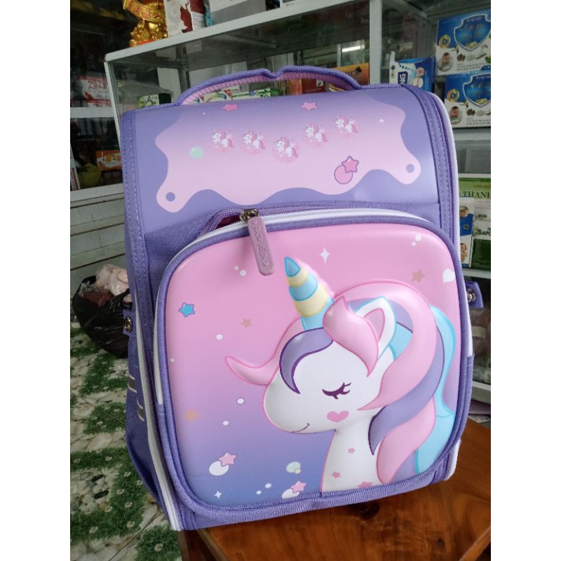 Cặp học sinh cấp 1