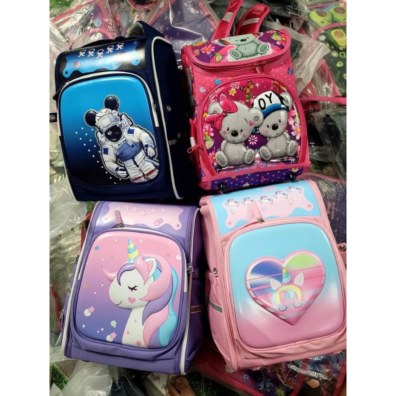 Cặp học sinh cấp 1