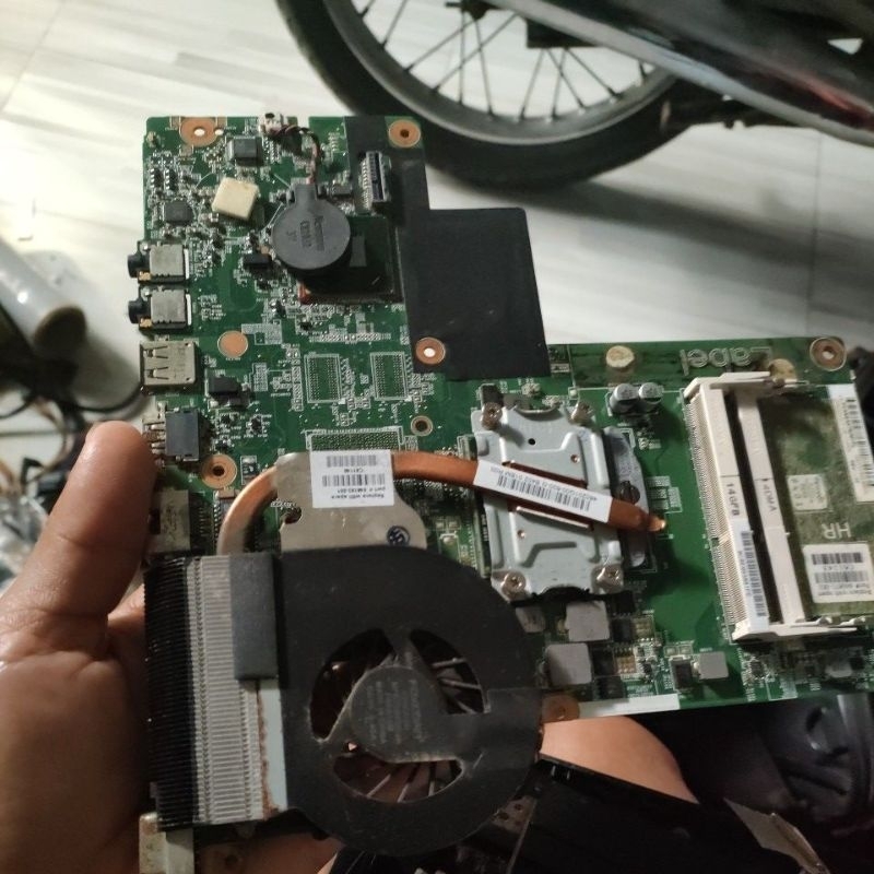 Main laptop HP 430- I5 th 2,3