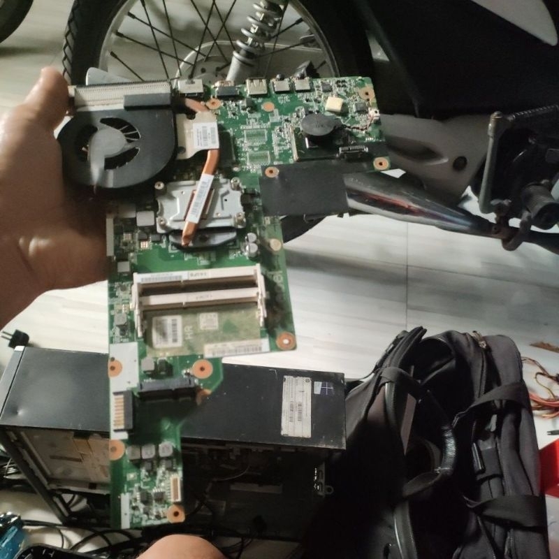 Main laptop HP 430- I5 th 2,3