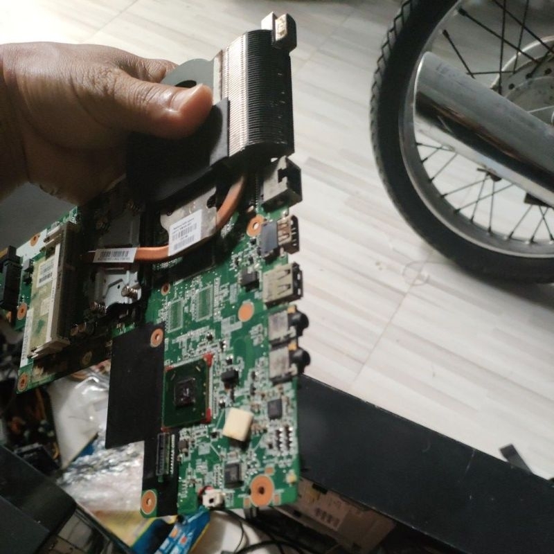 Main laptop HP 430- I5 th 2,3