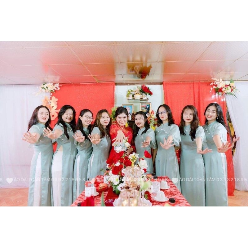 Thuê áo dài bưng quả đồng giá 90k