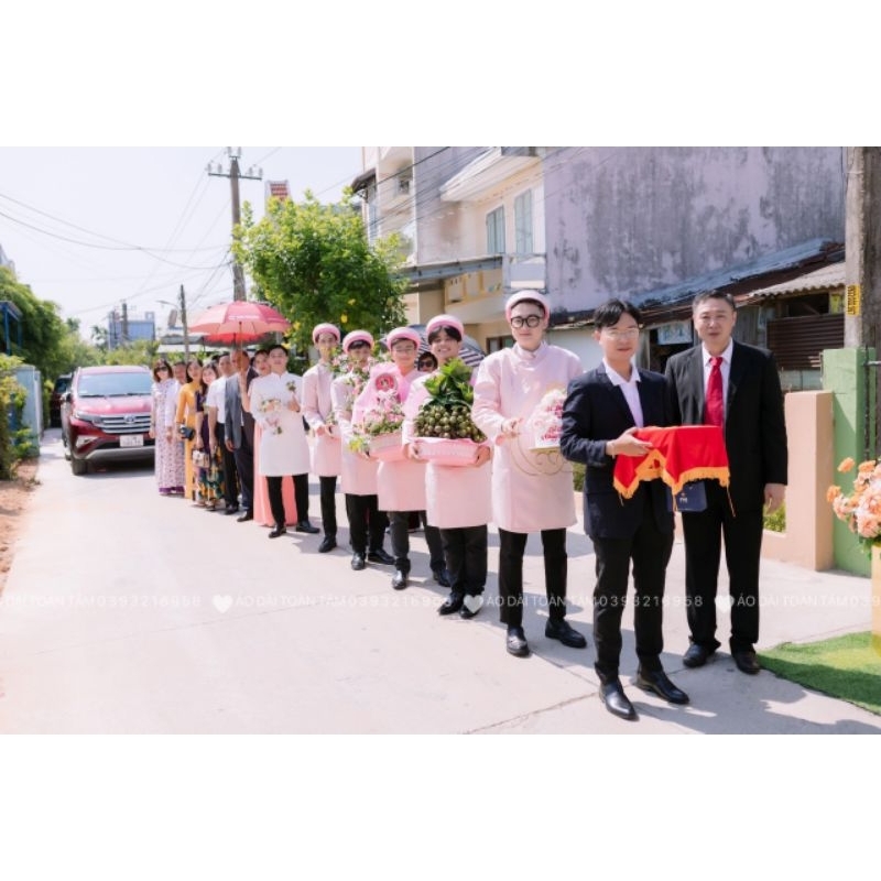 Áo dài bưng quả 90k