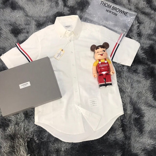 Áo sơ mi Thom browne trắng, tay ngắn, viền 2 tay cao cấp
