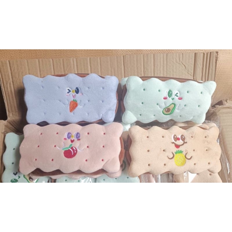 HỘP BÚT HÌNH BÁNH MỲ