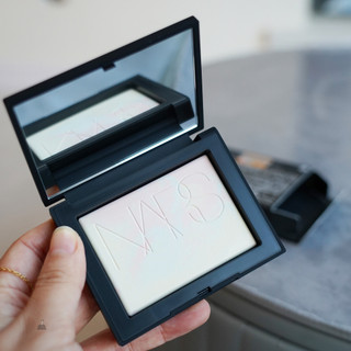 Phấn nén NARS Light Reflecting Setting Pressed Powder