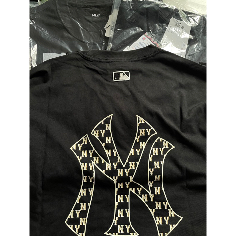 Áo thun MLB chính hãng, hàng Store MLB , mã 3ATSM0233