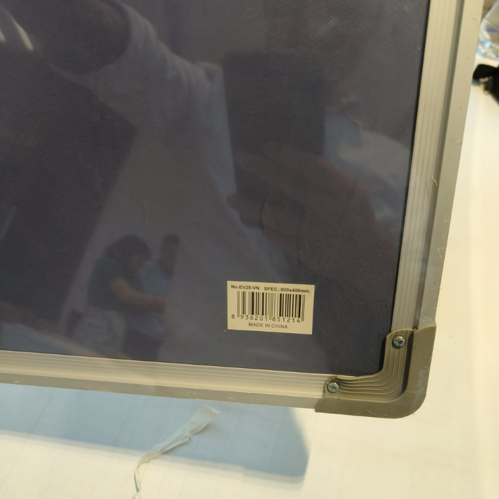 Bảng từ trắng viết bút lông chính hãng deli kích thước 80x120cm tặng kèm bút, lau bảng