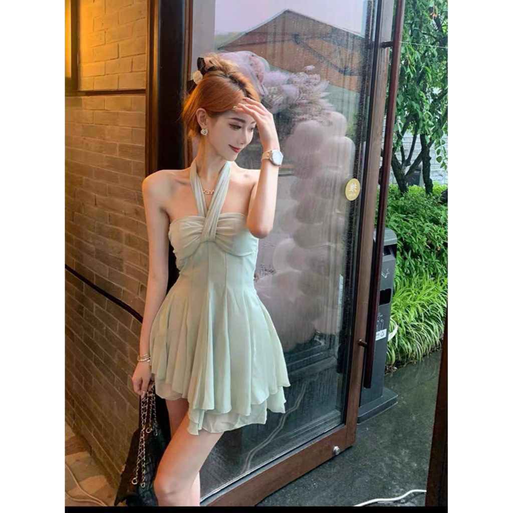 Đầm Hai Dây Cổ Yếm Dáng Xoè Hở Vai Nhấn Eo Ôm Sát Quyến Rũ Cho Nữ | BigBuy360 - bigbuy360.vn