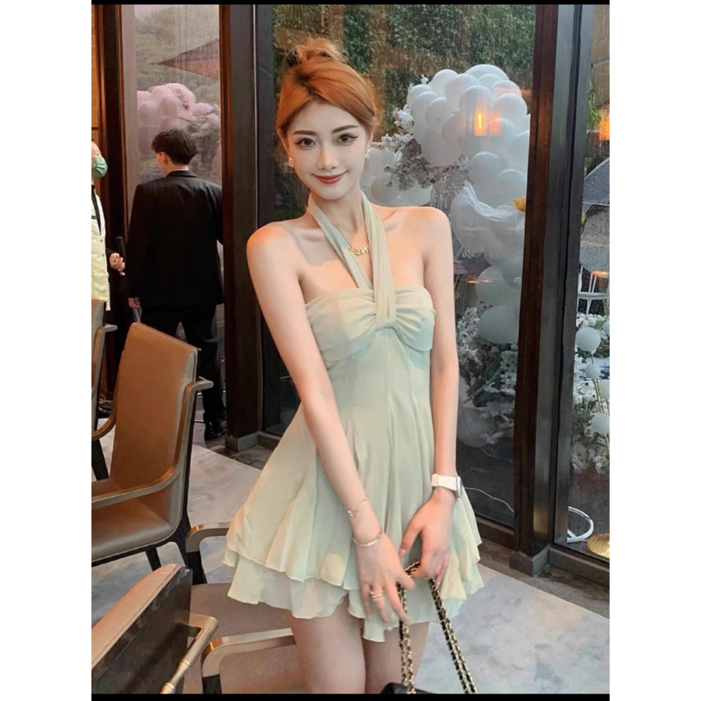 Đầm Hai Dây Cổ Yếm Dáng Xoè Hở Vai Nhấn Eo Ôm Sát Quyến Rũ Cho Nữ | BigBuy360 - bigbuy360.vn