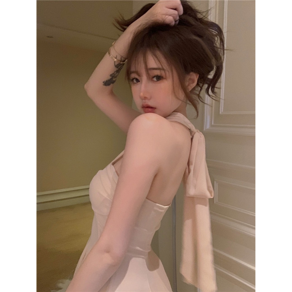 Đầm Hai Dây Cổ Yếm Dáng Xoè Hở Vai Nhấn Eo Ôm Sát Quyến Rũ Cho Nữ | BigBuy360 - bigbuy360.vn