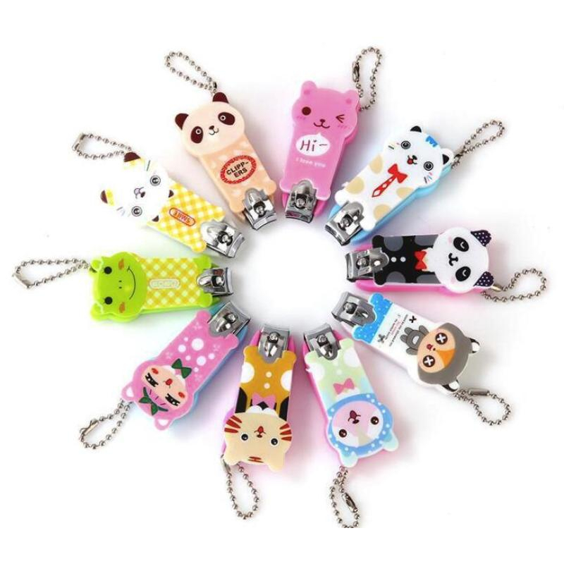 Bấm móng tay cho bé BECON