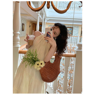 Váy mc be vàng cổ yếm dáng maxi xoè basic