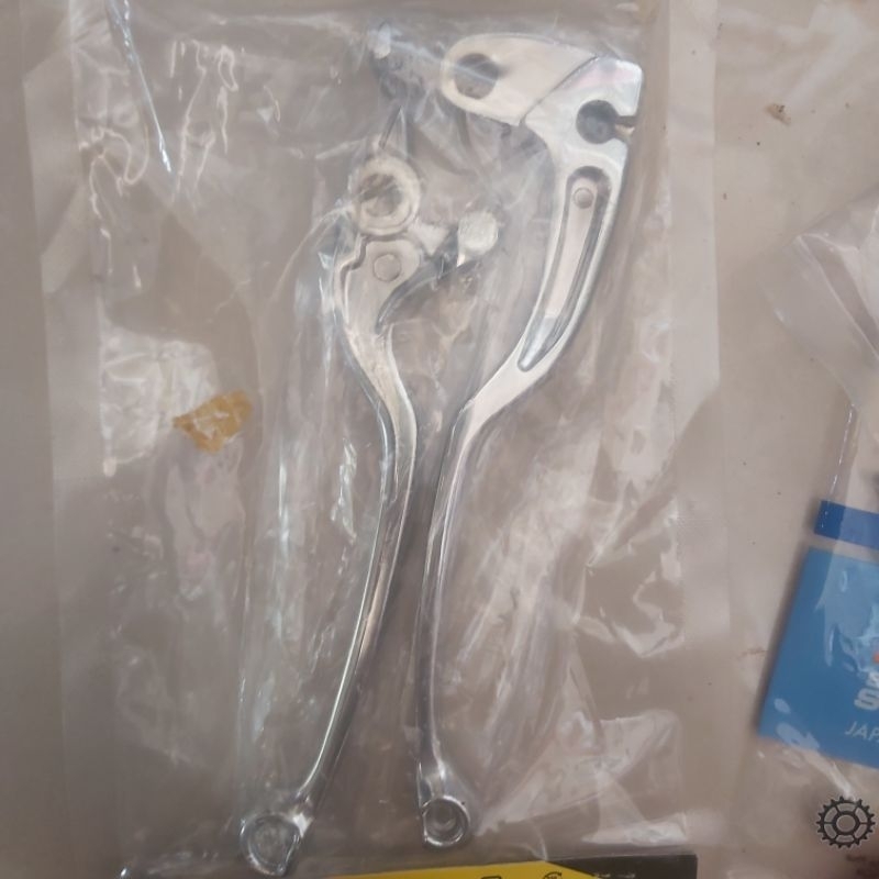 cặp tay thắng tay côn exciter 135 /150 trắng bạc xi ken