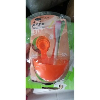 Bộ bát trộn mặt nạ đọc phần giới thiệu