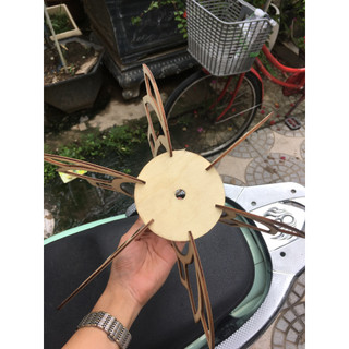 Đèn gỗ dáng bông hoa sen 6 cánh