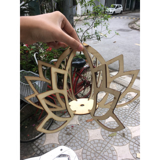 Đèn gỗ dáng bông hoa sen 6 cánh