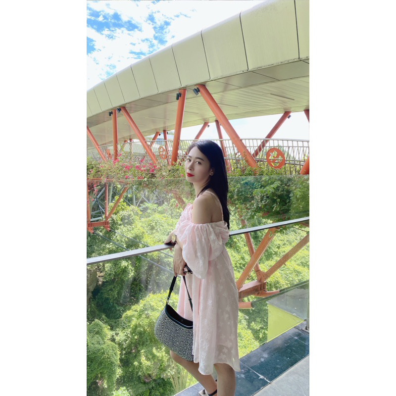 Pass váy trễ vai màu hồng nhạt Linn Design