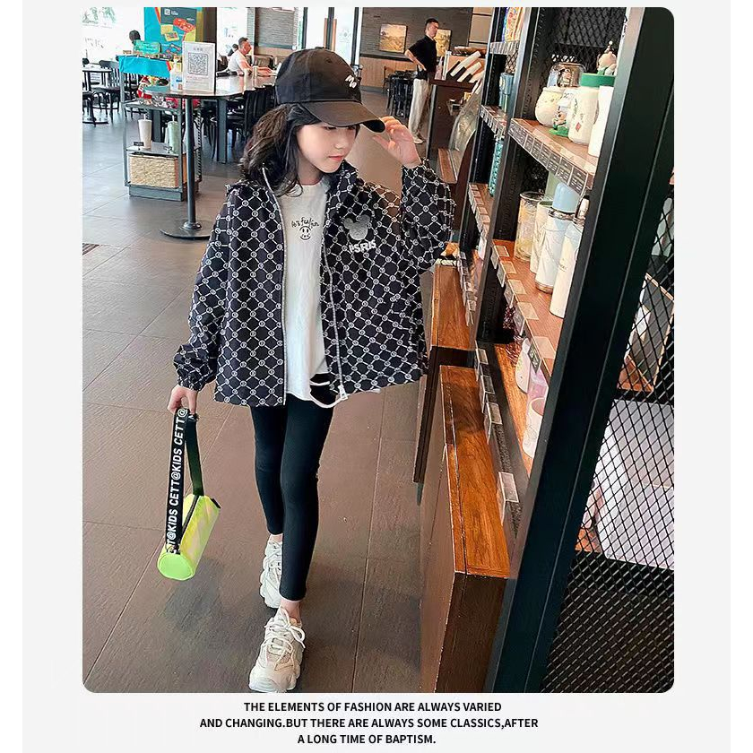 Áo khoác gió dáng rộng có mũ chùm cho bé 2023