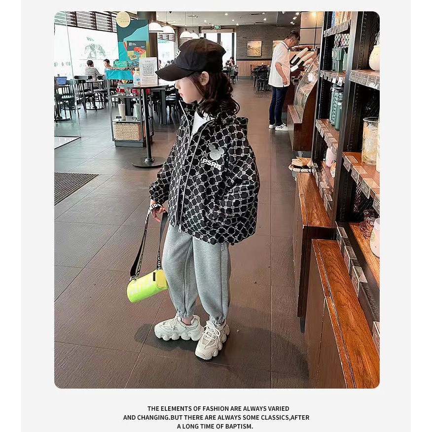 Áo khoác gió dáng rộng có mũ chùm cho bé 2023