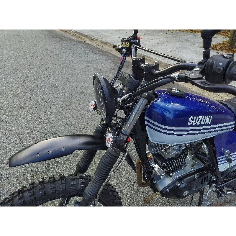 Ghi đông tracker, cào cào