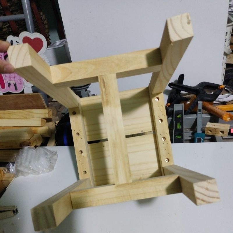 TYTTOOT9002 - Ghế gỗ thông - 25 x 25 x 30 cm