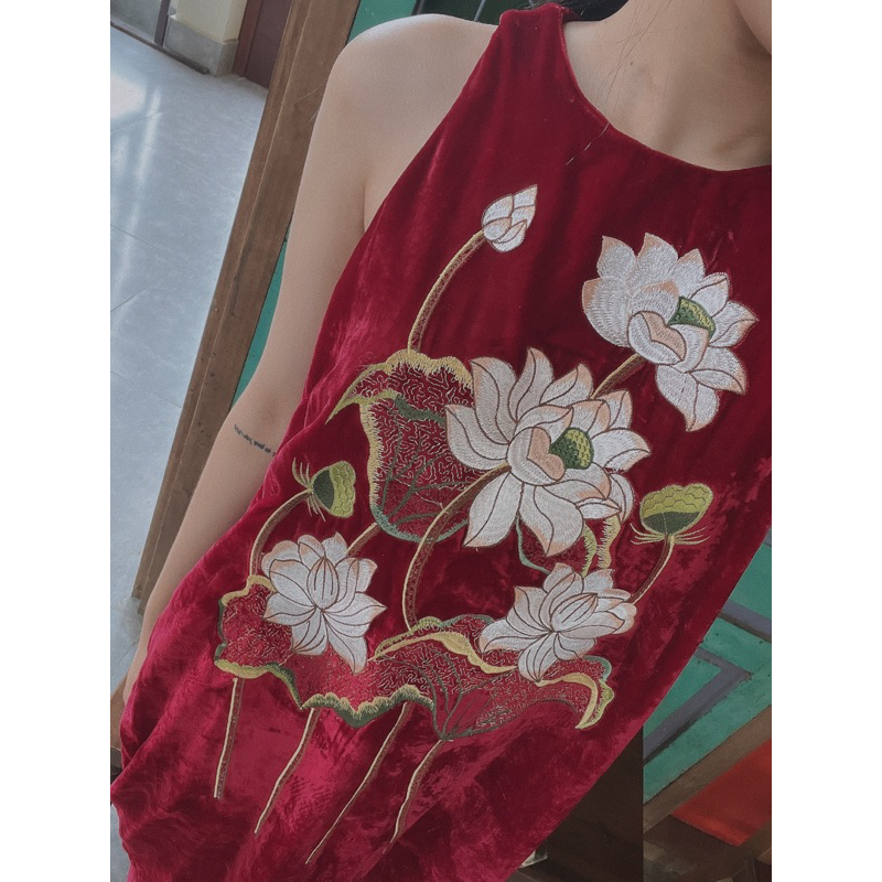 Váy nhung the thêu