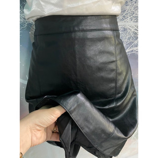 Thanh lý set lệch vai lụa trắng, chân váy da