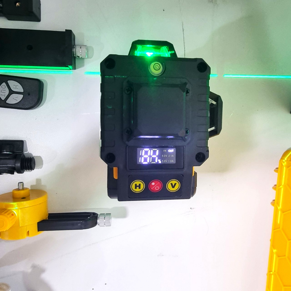 Máy cân mực Makita 16 tia 4D Đế Nhôm, hiển thị % pin  tia siêu căng nét bảo hành 12 tháng