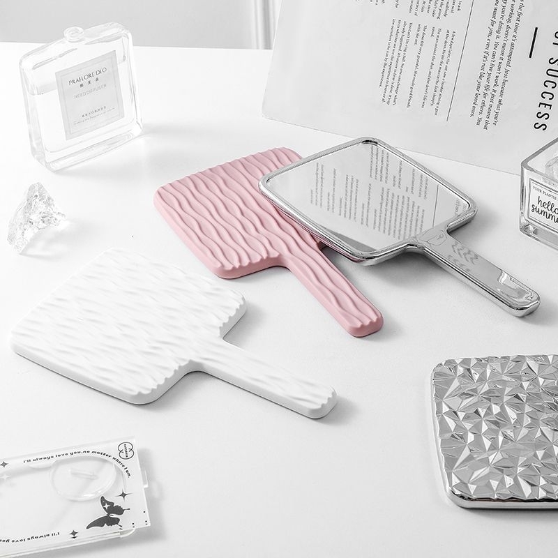 Gương Cầm Tay_Gương soi mi_Gương Spa_Sang chảnh và chuyên nghiệp