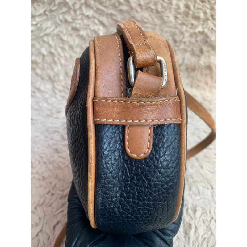 Túi chuẩn si. Túi qua sử dụng có lỗi báo trên hình. Khách vui lòng xem hình và video. Mời khách vô chat để biết thêm nhé