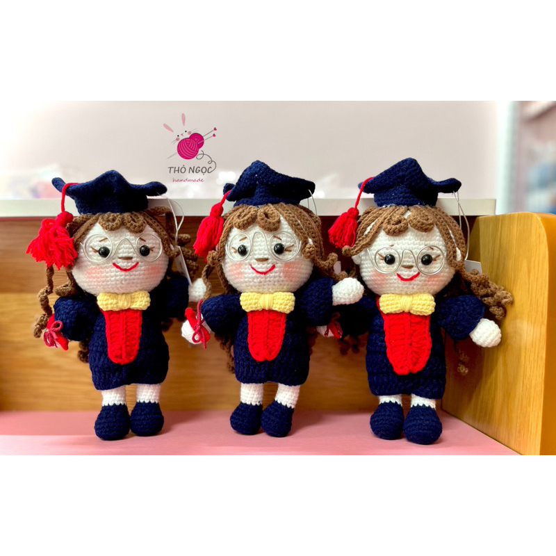 Búp bê tốt nghiệp bằng len thủ công handmade