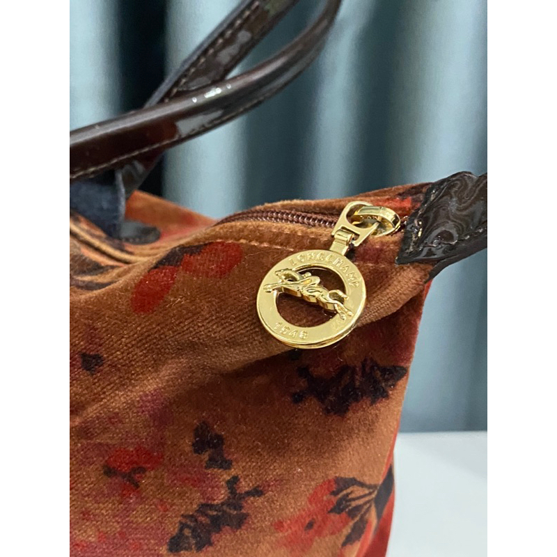 Túi si hiệu LONGCHARM của Pháp nhung hoạ tiết phối da