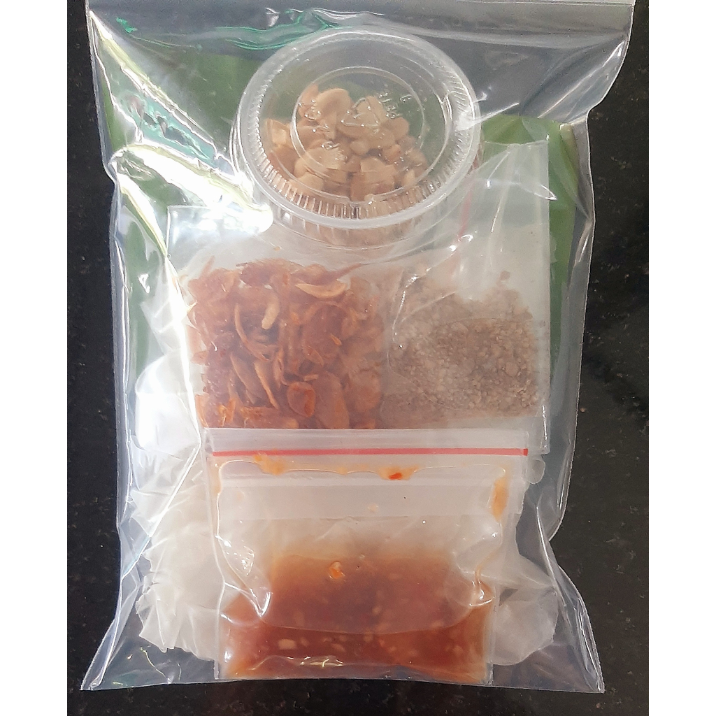 Bánh tráng phơi sương,  trộn sate, bánh me