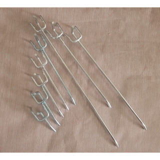 Combo 100 móc tôn lỗ -móc 3 chân 25 cm