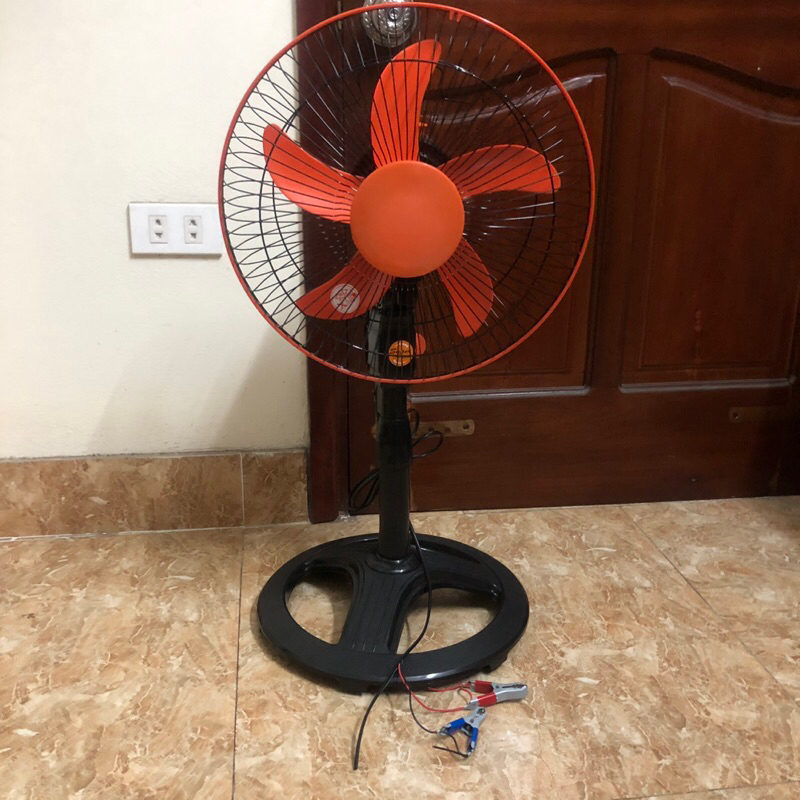 Quạt cây b300 kẹp bình acquy 12v DC