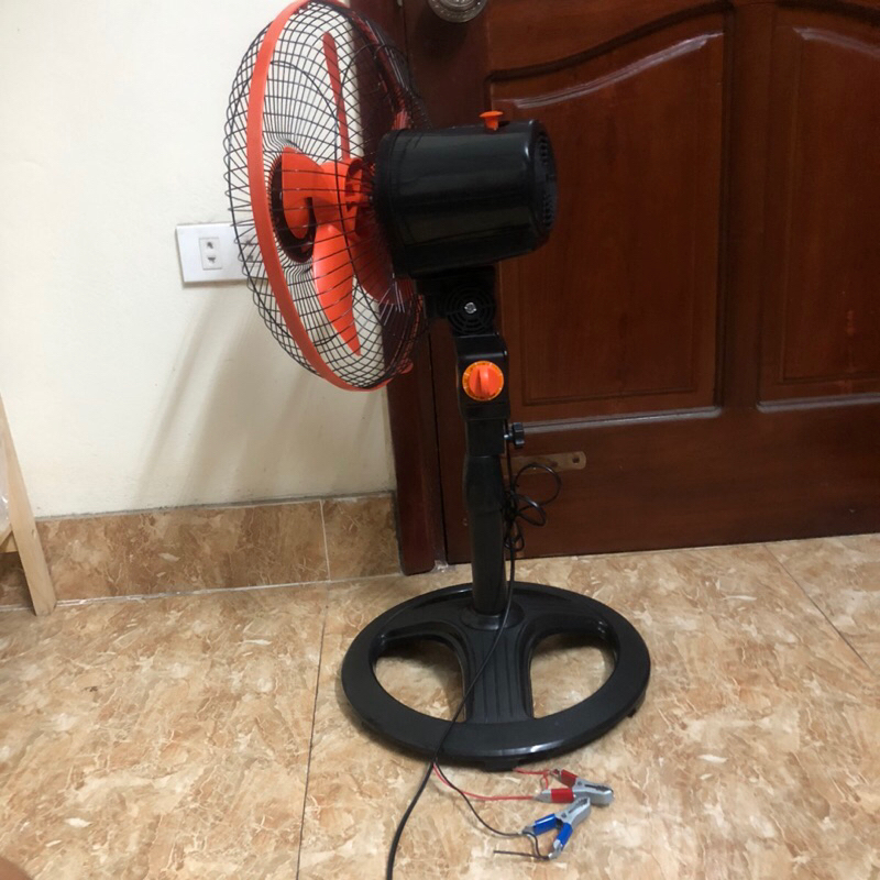 Quạt cây b300 kẹp bình acquy 12v DC