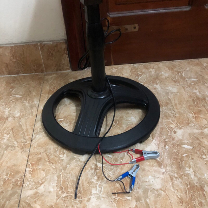 Quạt cây b300 kẹp bình acquy 12v DC