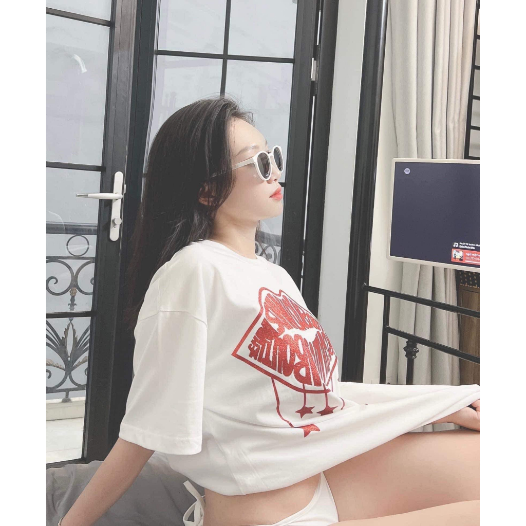 Áo phông, asoo thun cổ tròn màu đen trắng họa tiết Loubountin In Hình Môi Cao Cấp