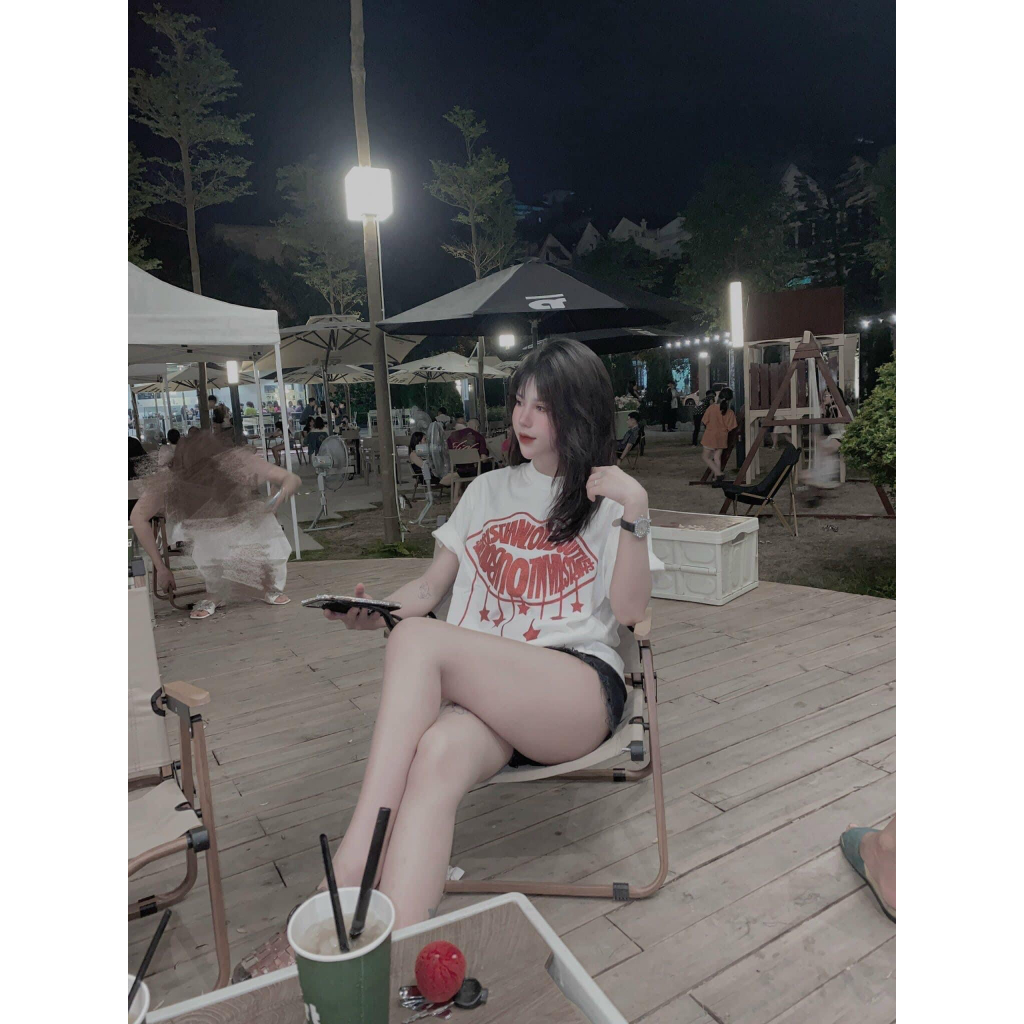 Áo phông, asoo thun cổ tròn màu đen trắng họa tiết Loubountin In Hình Môi Cao Cấp