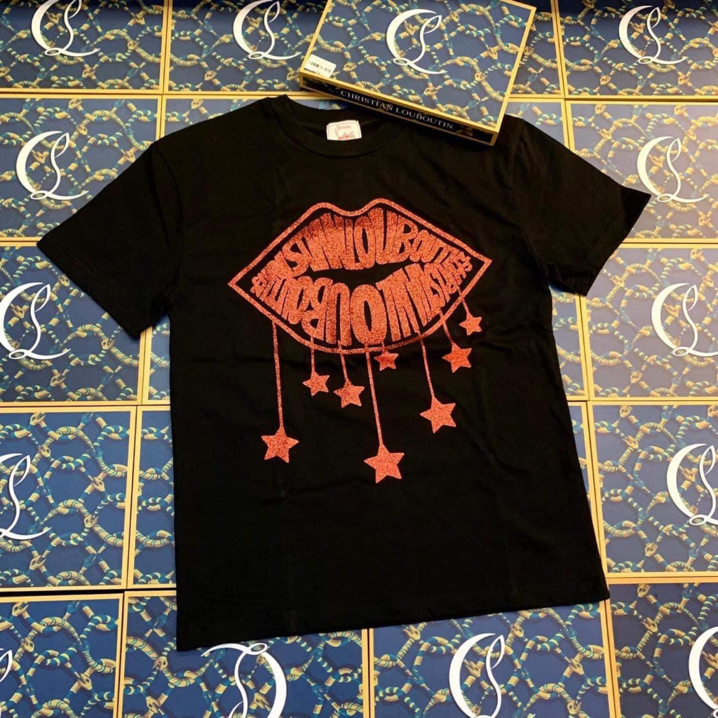 Áo phông, asoo thun cổ tròn màu đen trắng họa tiết Loubountin In Hình Môi Cao Cấp