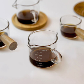 Cốc đong cà phê thủy tinh cán gỗ 3C ROASTERY