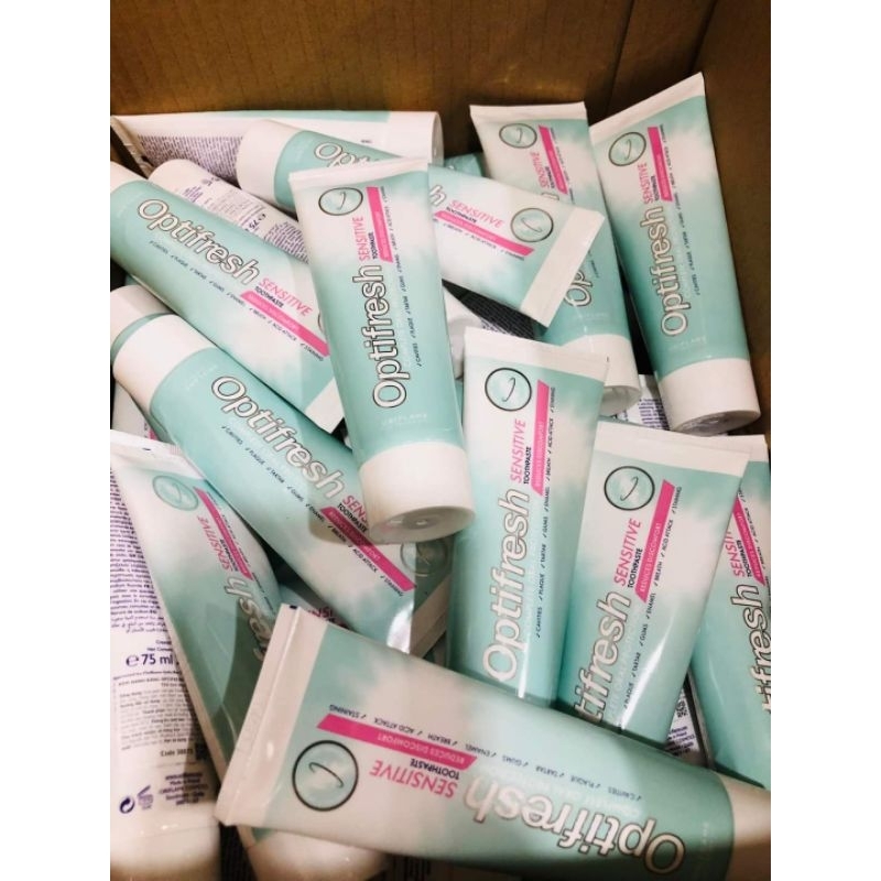 Kem đánh răng giúp trắng răng ,thơm miệng , ngăn ngừa mảng bám và ngừa sâu răng