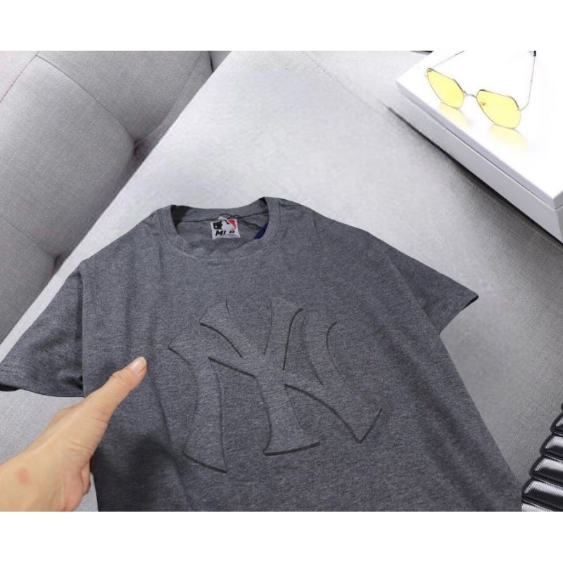 Áo thun nam tay ngắn thun cotton logo dập nổi New York AXK074