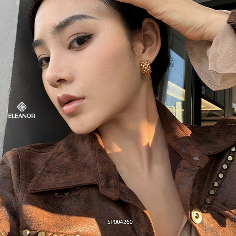 Bông tai nữ chuôi bạc 925 Eleanor Accessories viền dày hình lưới cong chữ C phụ kiện trang sức 4260