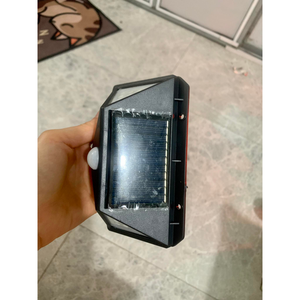 Đèn tích điện nhật