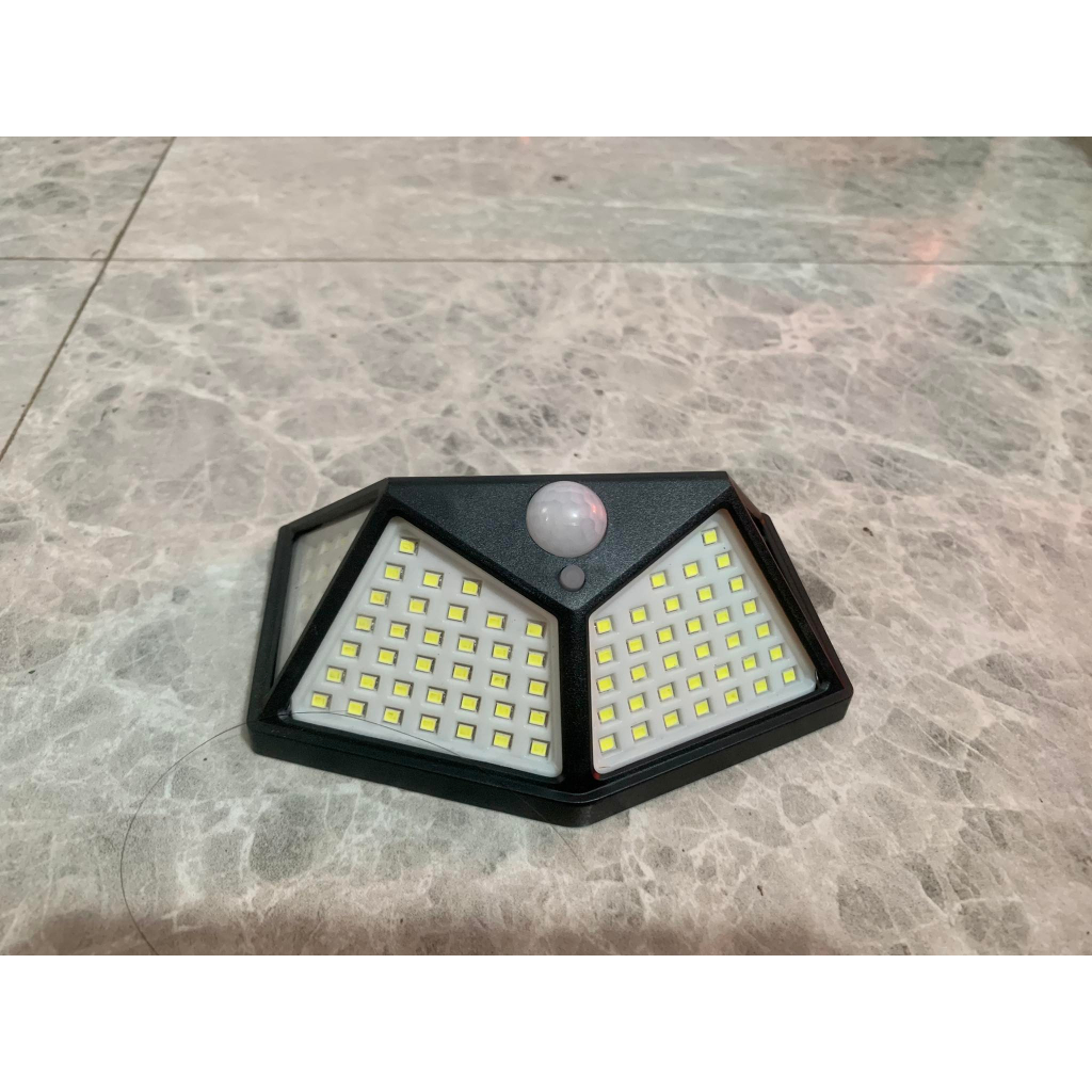 Đèn tích điện nhật