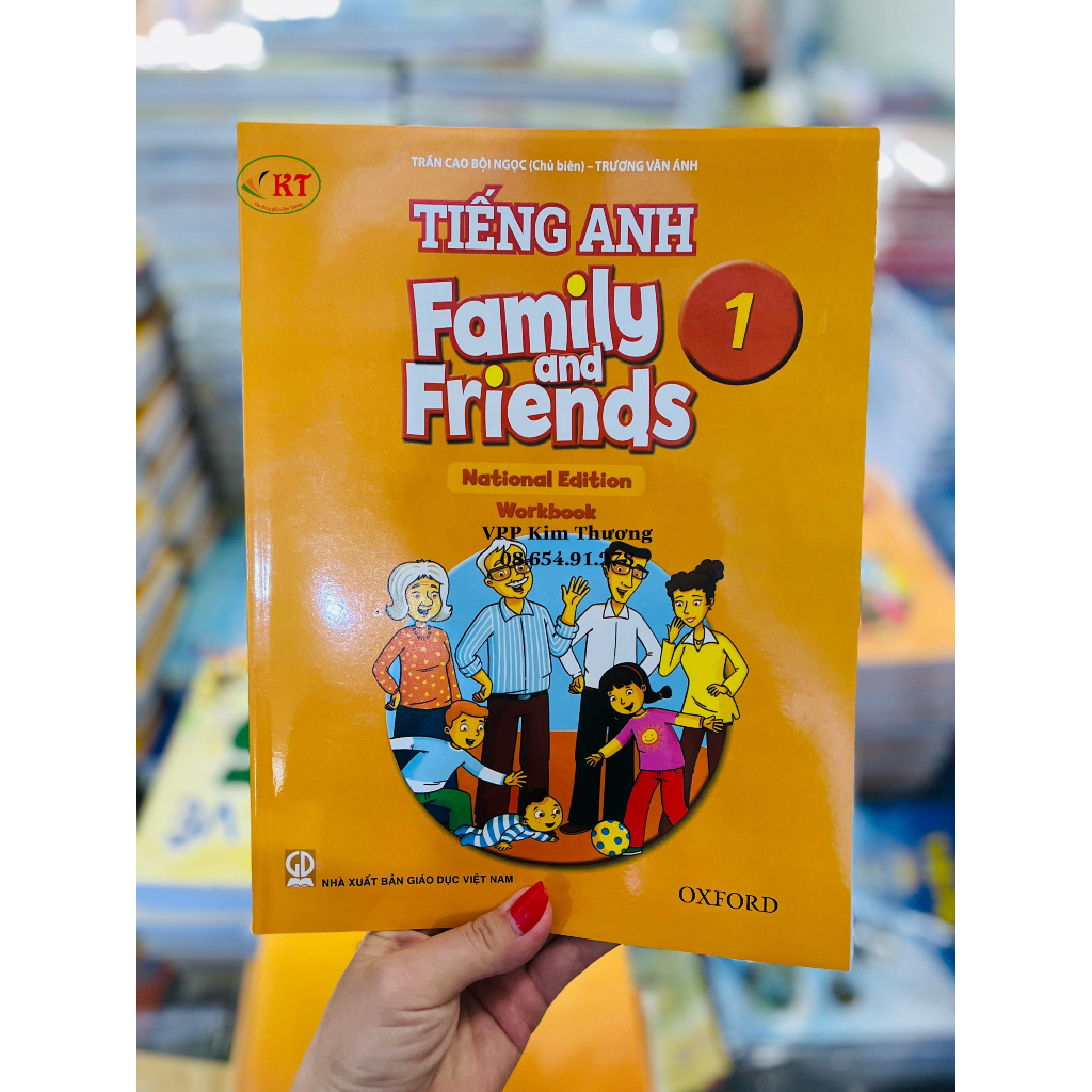 BỘ 2 CUỐN FAMILY AND FRIENDS 1. TẶNG KÈM BÌA BAO KIẾNG